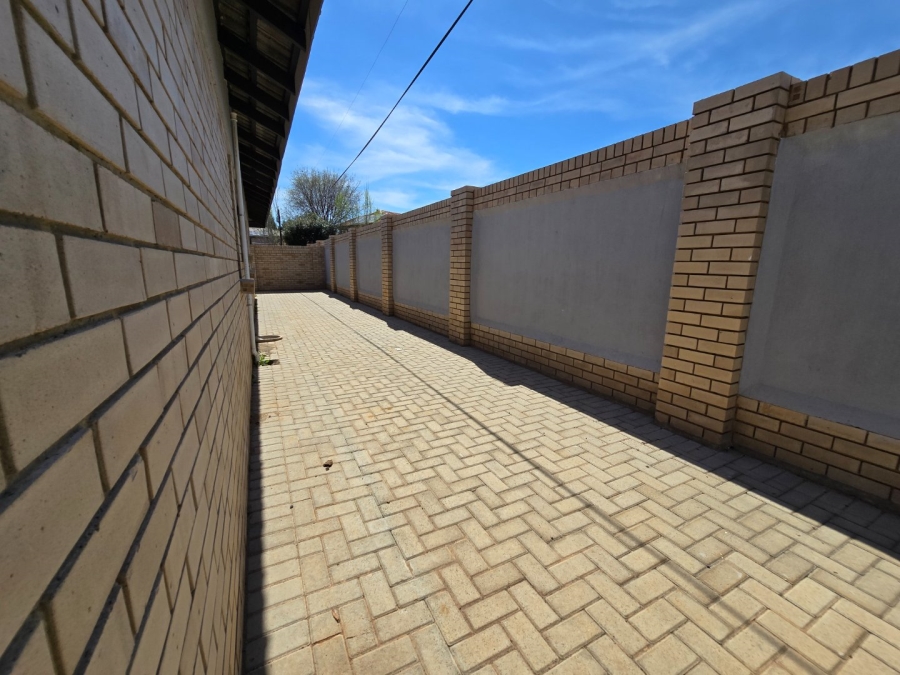 3 Bedroom Property for Sale in Van Der Hoff Park North West